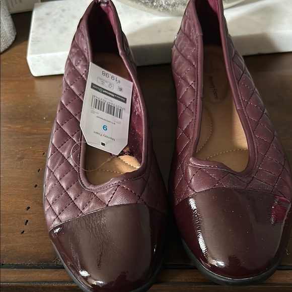 Time and Tru Maroon Quilted Flats - Picture 1 of 1